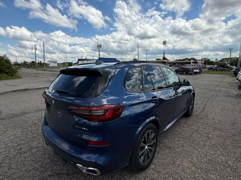 Used 2023 BMW X5 xDrive45e w/ Executive Package AWD/4WD image 3