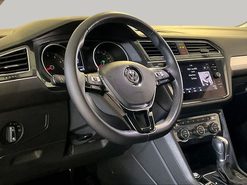 Used 2019 Volkswagen Tiguan SE FWD image 15