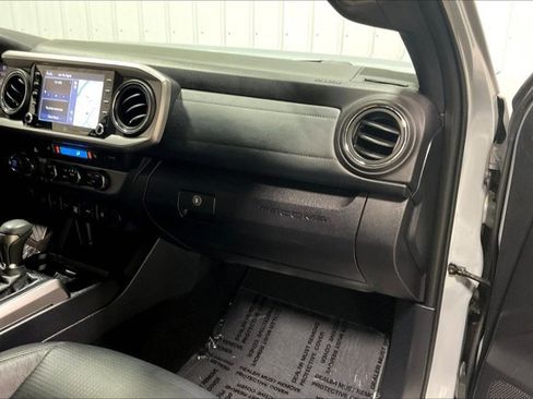 Certified 2021 Toyota Tacoma Limited image 16