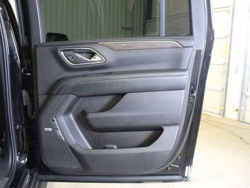 Used 2023 Chevrolet Suburban LT w/ Luxury Package AWD/4WD image 23
