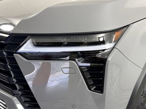 Used 2026 Lexus GX 550 AWD/4WD image 10