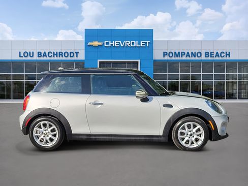 Used 2019 MINI Cooper 2-Door Hardtop FWD image 2