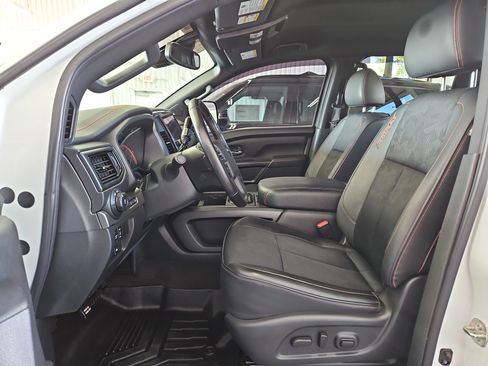 Used 2021 Nissan Titan PRO-4X w/ Pro-4x Utility Package AWD/4WD image 8