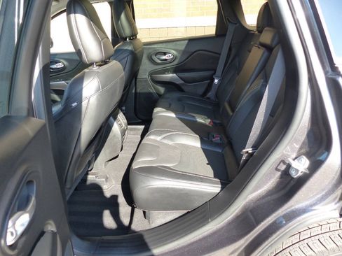 Used 2021 Jeep Cherokee Limited AWD/4WD image 40