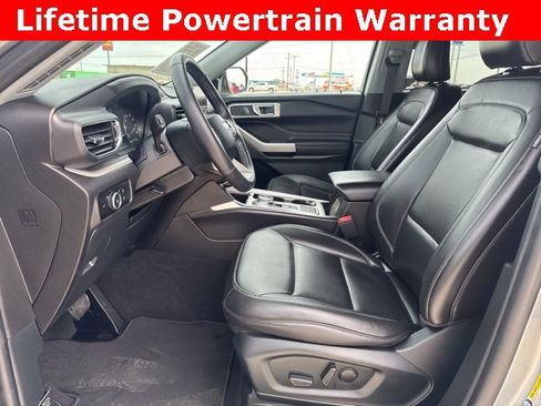 Used 2024 Ford Explorer XLT w/ Equipment Group 202A image 2