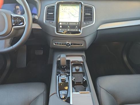 Certified 2025 Volvo XC90 B5 Core image 11