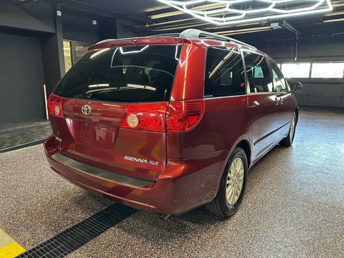 Used 2010 Toyota Sienna FWD image 7