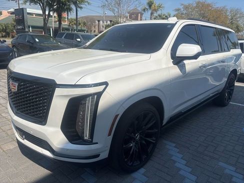 Certified 2025 Cadillac Escalade ESV Sport w/ Touring Package AWD/4WD image 4