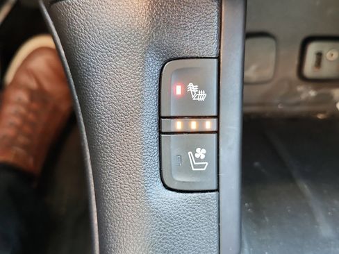 Used 2018 GMC Acadia Denali w/ Technology Package image 21