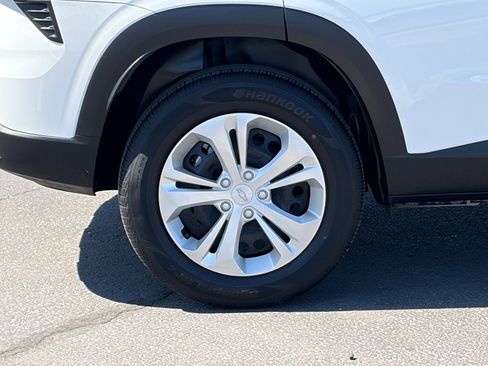 Used 2025 Chevrolet Trax LS FWD image 10