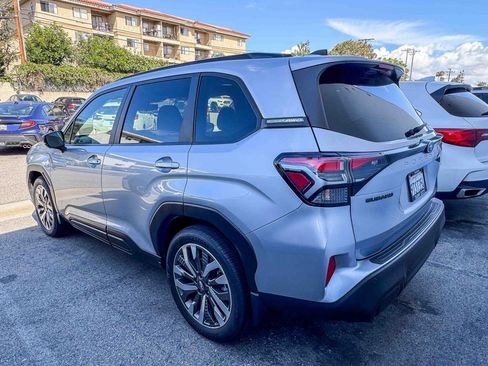 Certified 2025 Subaru Forester Touring AWD/4WD image 7