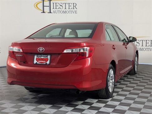 Used 2014 Toyota Camry SE image 7