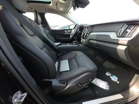 Used 2025 Volvo XC60 B5 Plus AWD/4WD image 10
