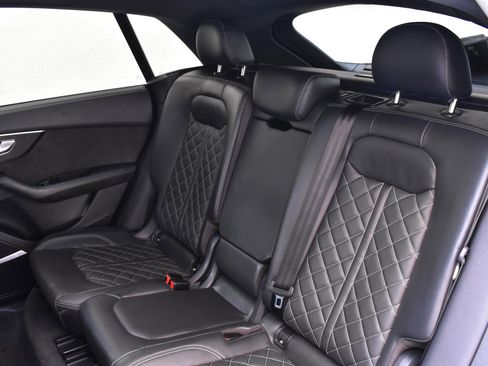 Used 2020 Audi SQ8 Prestige w/ Prestige Package image 25
