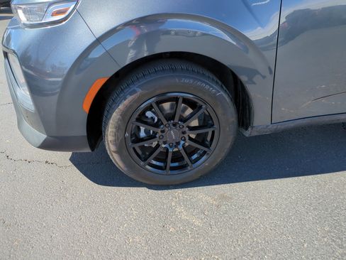 Used 2021 Kia Soul LX image 11