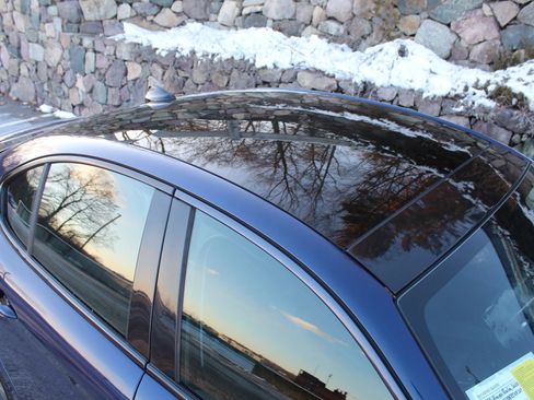 Used 2017 Alfa Romeo Giulia Sedan 4D image 34