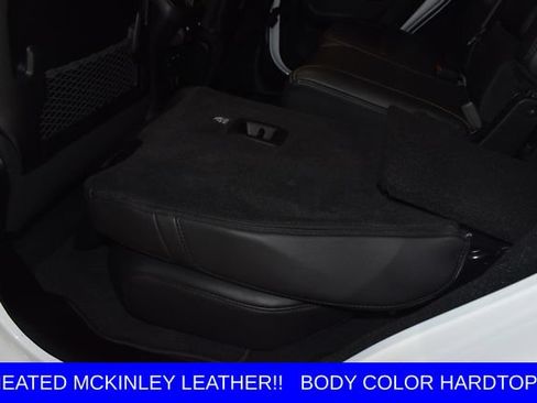 Used 2024 Jeep Wrangler Unlimited Sahara w/ Technology Group AWD/4WD image 24