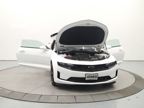 Used 2021 Chevrolet Camaro LT w/ Technology Package RWD image 11