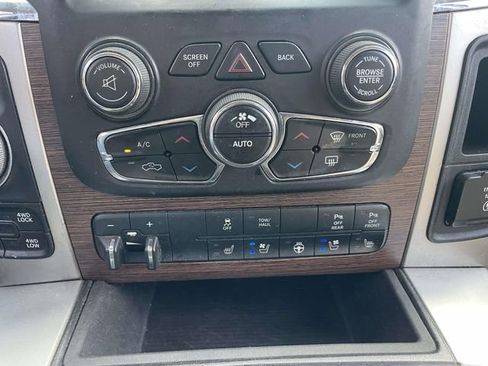 Used 2019 RAM 1500 Laramie w/ Convenience Group AWD/4WD image 28