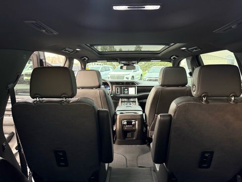 Used 2024 GMC Yukon Denali AWD/4WD image 17