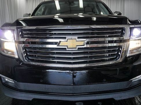 Used 2018 Chevrolet Suburban Premier image 3