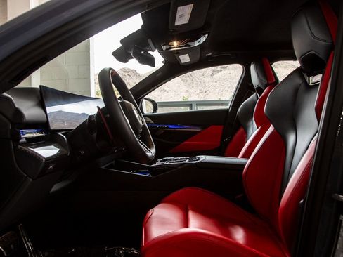 Certified 2025 BMW M5 w/ Carbon Package image 16