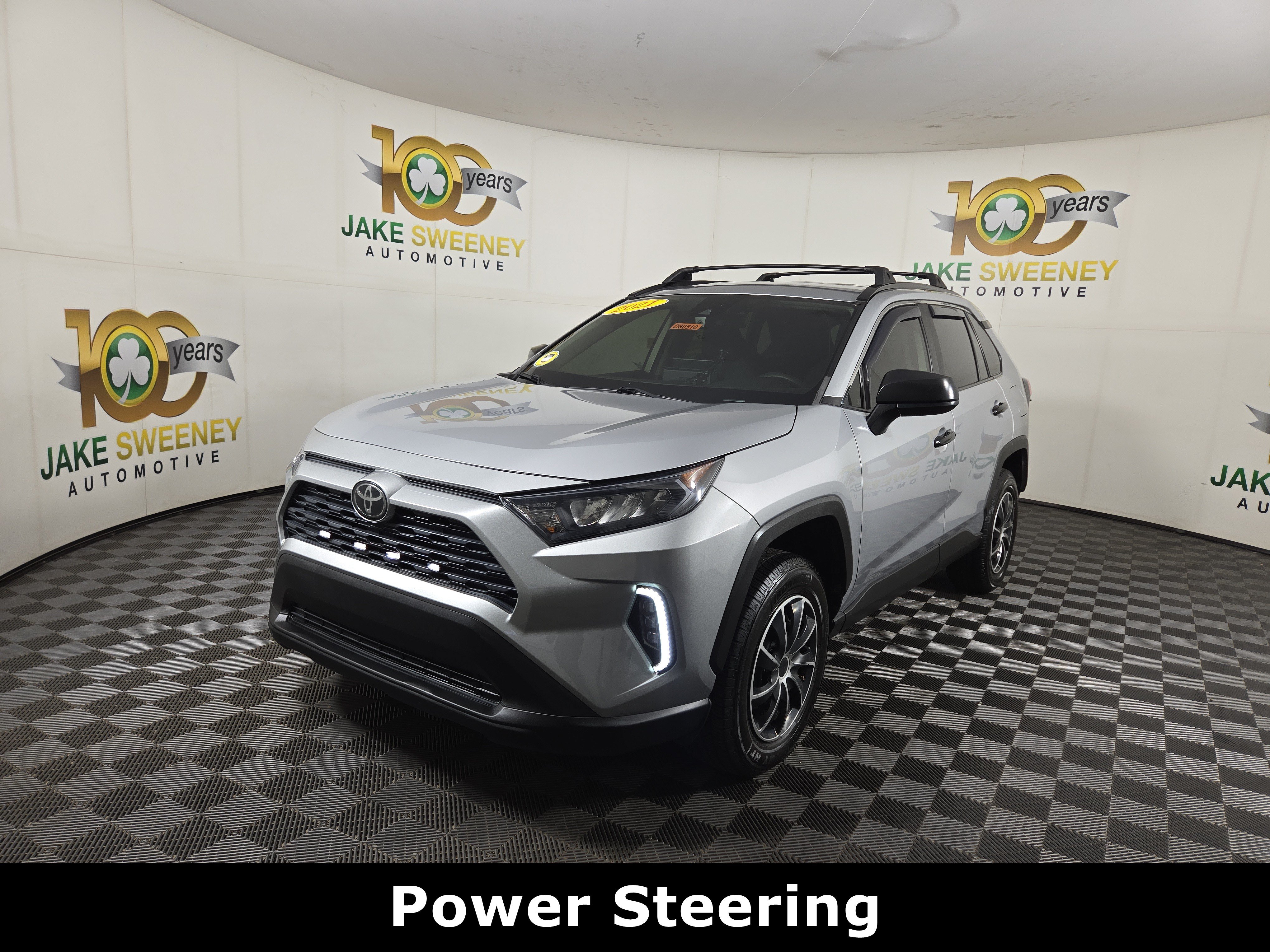 Used 2021 Toyota RAV4 LE FWD image 3