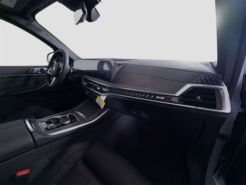 New 2026 BMW X5 xDrive50e w/ M Sport Package image 32