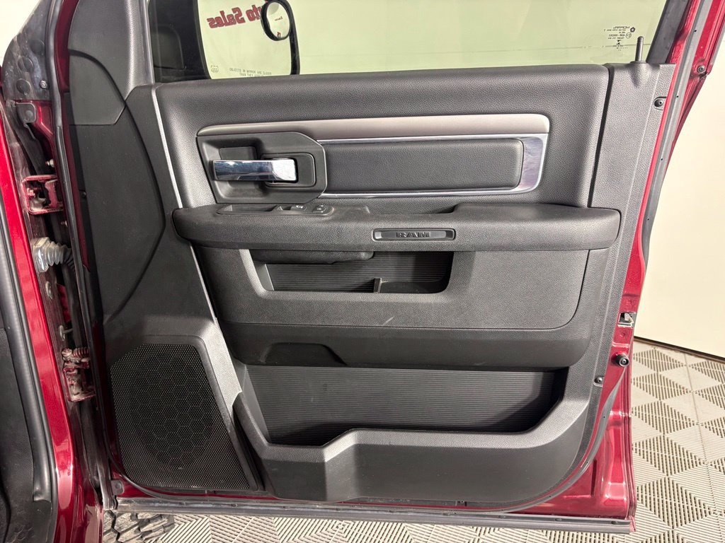 Used 2022 RAM 1500 Warlock AWD/4WD image 35