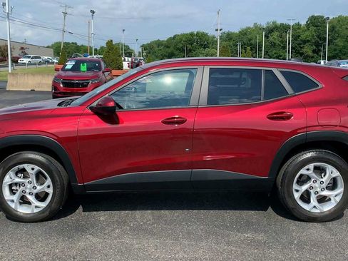 Certified 2024 Chevrolet Trax LS w/ LS Convenience Package FWD image 5