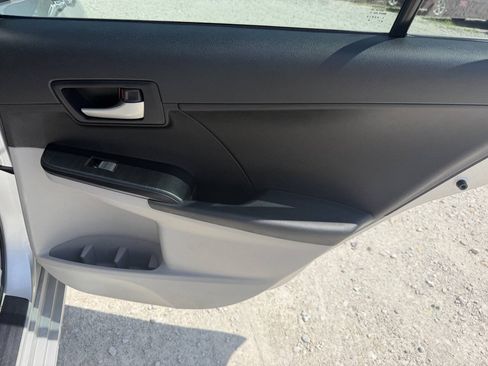 Used 2012 Toyota Camry LE FWD image 18