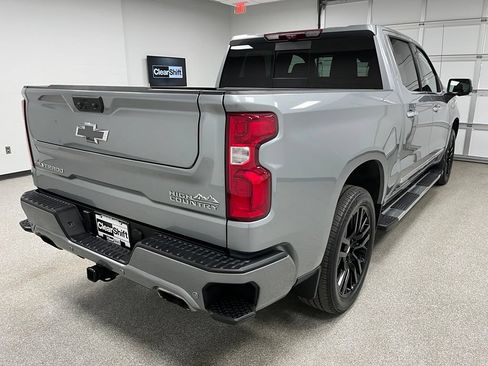 Used 2024 Chevrolet Silverado 1500 High Country w/ High Country Premium Package AWD/4WD image 10