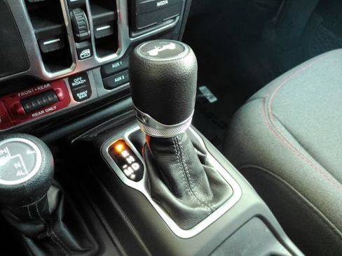 Used 2026 Jeep Wrangler Unlimited Rubicon AWD/4WD image 45
