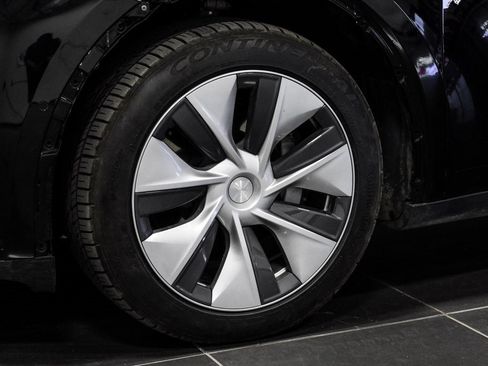 Used 2021 Tesla Model Y Long Range image 60