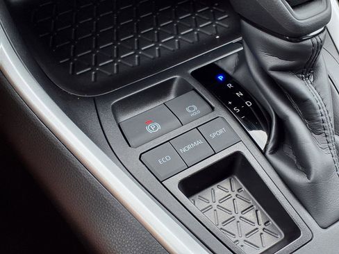 Certified 2025 Toyota RAV4 LE image 20