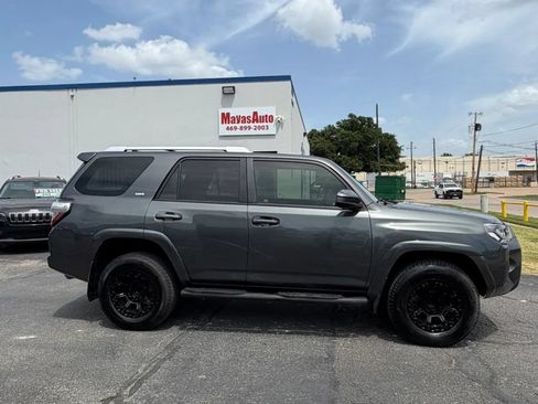 Used 2018 Toyota 4Runner SR5 RWD image 2
