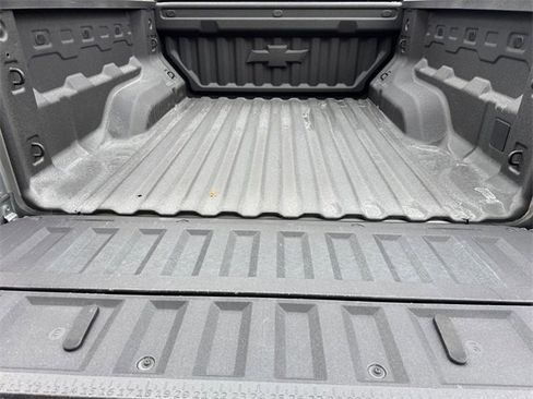 Used 2024 Chevrolet Colorado LT w/ LT Convenience Package II image 13