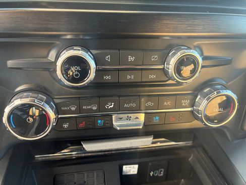 Used 2023 Ford F250 Lariat w/ Tremor Off-Road Package image 22