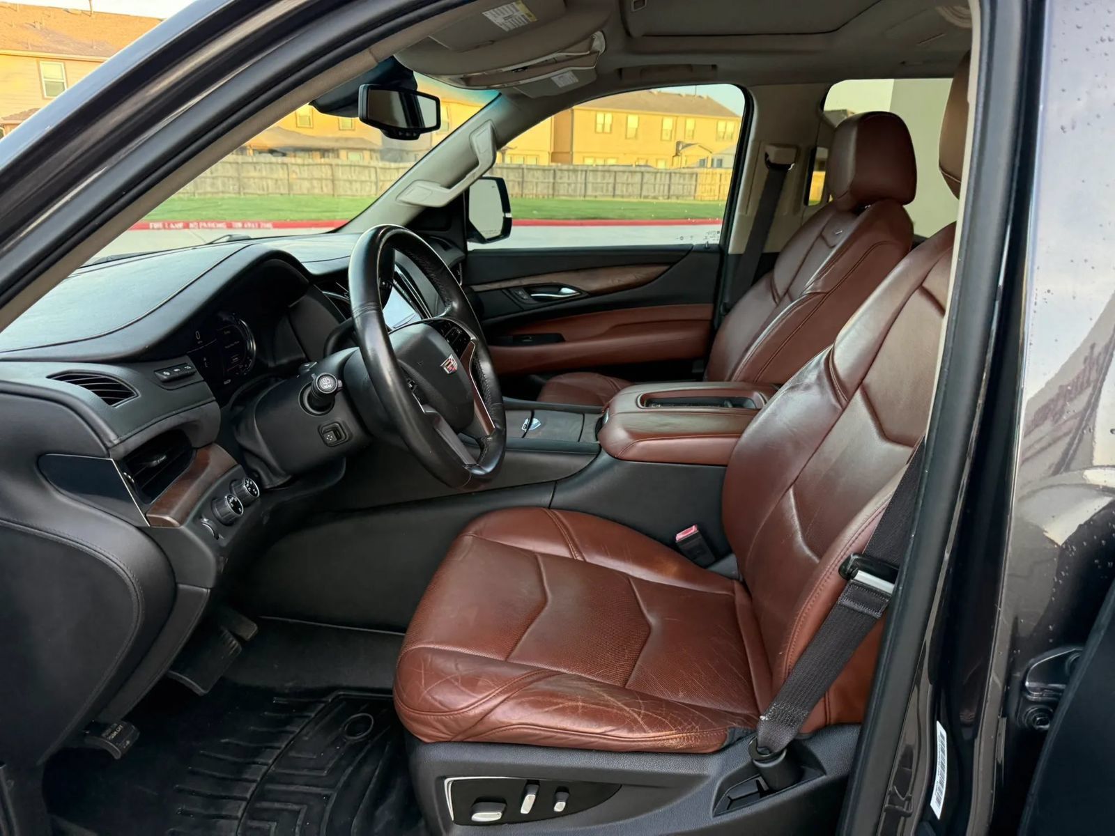 Used 2016 Cadillac Escalade Luxury AWD/4WD image 11