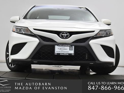 Used 2018 Toyota Camry SE FWD image 5
