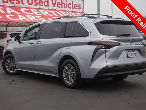Certified 2024 Toyota Sienna XLE image 11