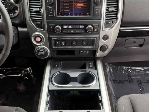 Used 2019 Nissan Titan SV w/ SV Convenience Package AWD/4WD image 22