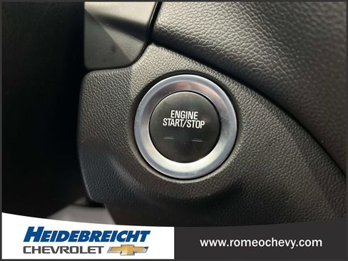 Used 2019 Chevrolet Equinox LT FWD image 28