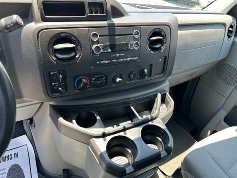 Used 2011 Ford E-350 and Econoline 350 XLT RWD image 42