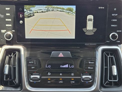 Used 2023 Kia Sorento EX w/ Panoramic Sunroof Package FWD image 7