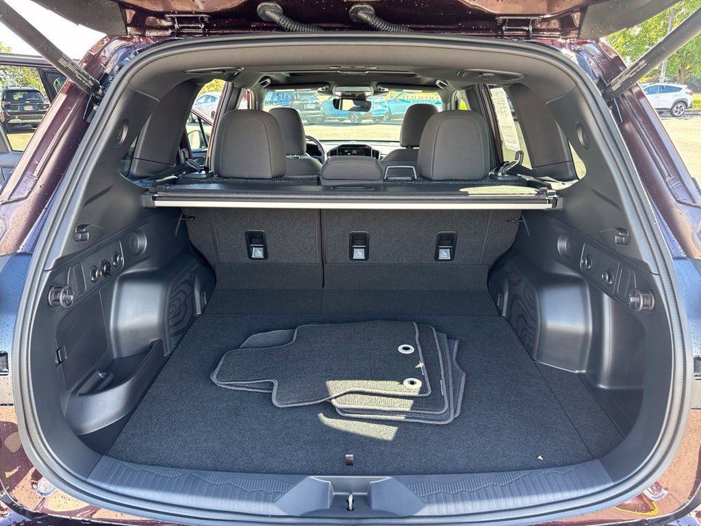 Used 2026 Subaru Forester Premium AWD/4WD image 12