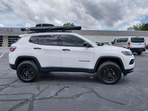Used 2025 Jeep Compass Sport AWD/4WD image 3
