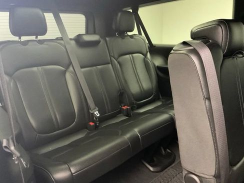 Used 2023 Jeep Wagoneer L 4WD w/ Premium Group I image 32