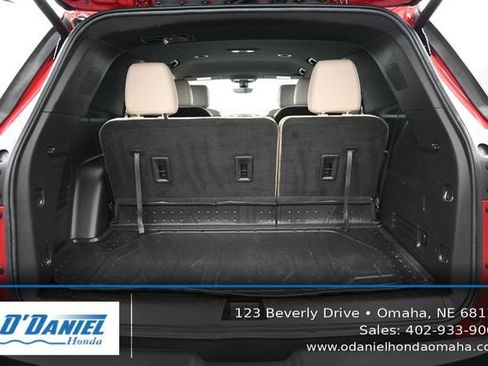 Used 2022 Chevrolet Traverse LT w/ LT Premium Package AWD/4WD image 32