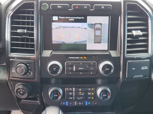 Used 2019 Ford F150 Lariat w/ Equipment Group 502A Luxury AWD/4WD image 18